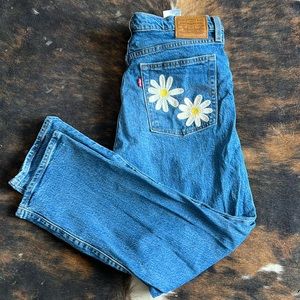 Levi Wedgie Straight Jean